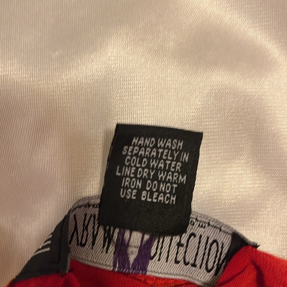 The Pyramid Collection tunic size medium - Picture 8 of 8